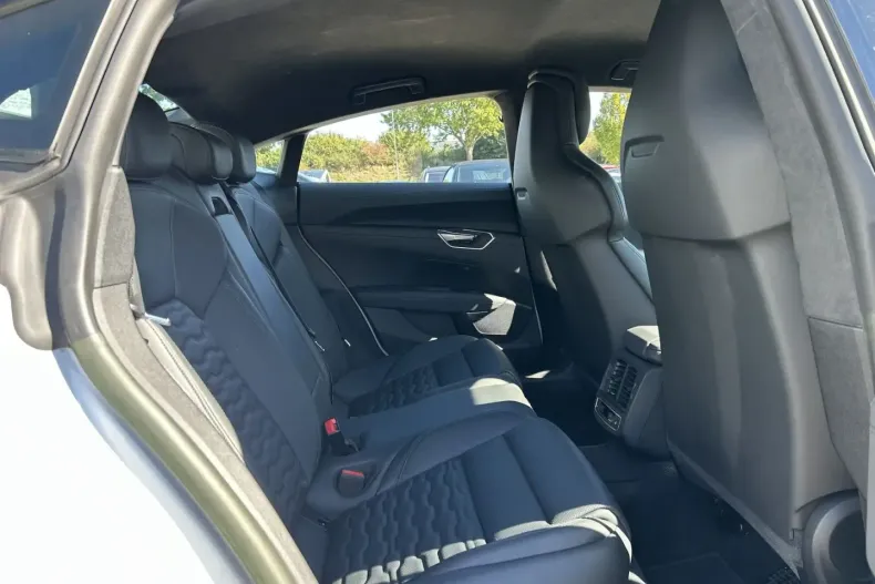 Audi RS e-tron GT din 2022 cu 68.370 km - oferta AUD155267 - foto 11