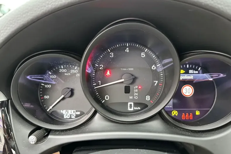 Porsche Macan din 2023 cu 45.950 km - oferta POR155268 - foto 18