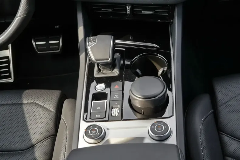 Volkswagen Touareg din 2023 cu 68.200 km - oferta VOL155269 - foto 7