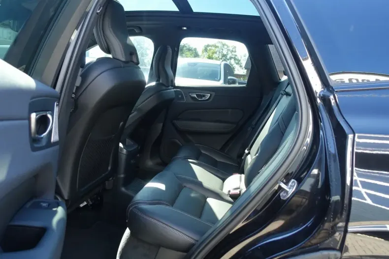 Volvo XC60 din 2024 cu 18.500 km - oferta VOL155280 - foto 9