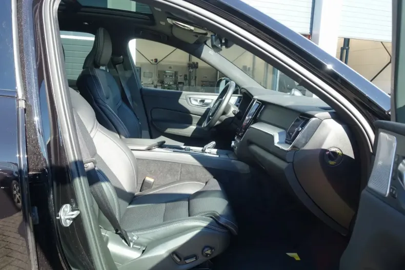 Volvo XC60 din 2024 cu 18.500 km - oferta VOL155280 - foto 10