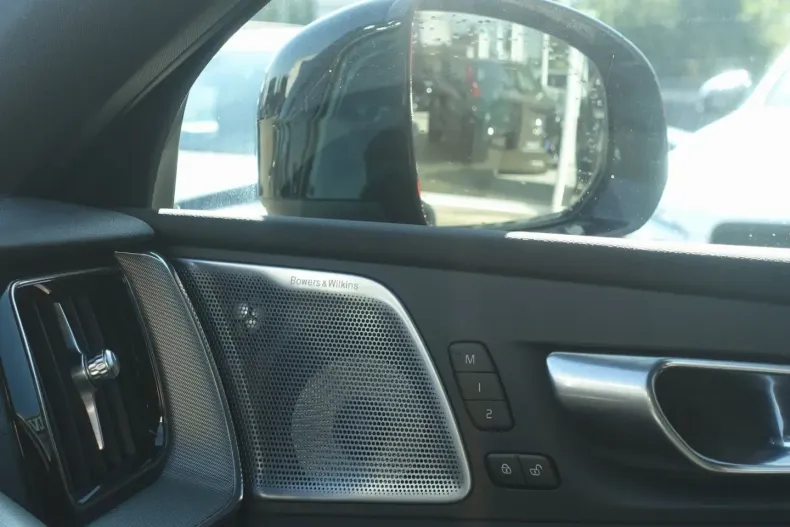 Volvo XC60 din 2024 cu 18.500 km - oferta VOL155280 - foto 14