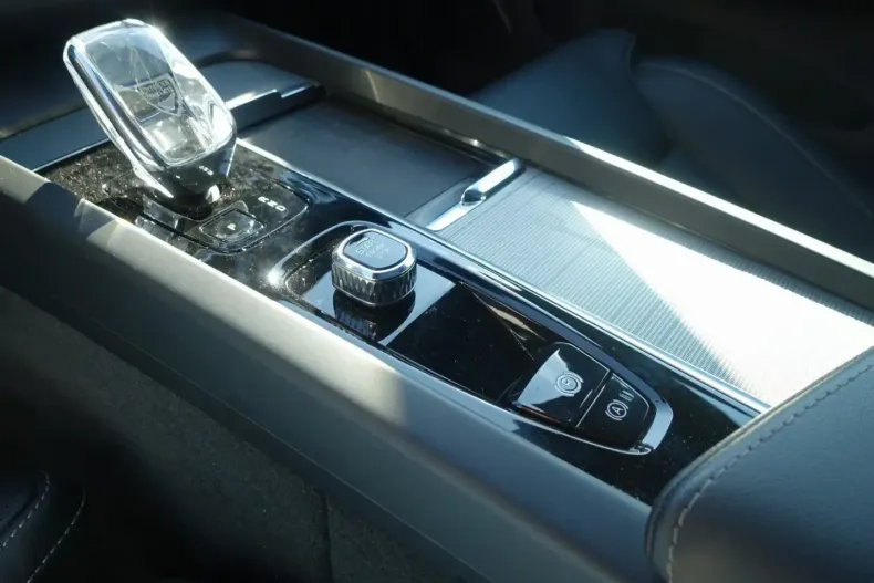 Volvo XC60 din 2024 cu 18.500 km - oferta VOL155280 - foto 15