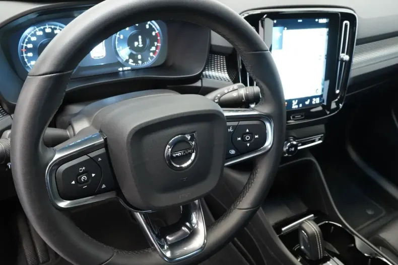 Volvo XC40 din 2021 cu 10.998 km - oferta VOL155298 - foto 6