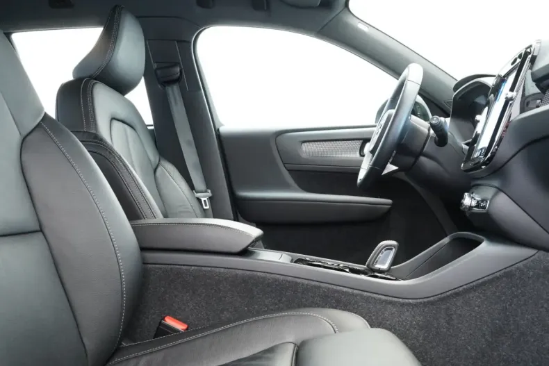 Volvo XC40 din 2021 cu 10.998 km - oferta VOL155298 - foto 13