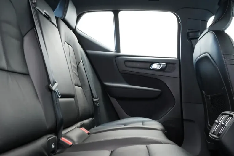 Volvo XC40 din 2021 cu 10.998 km - oferta VOL155298 - foto 14