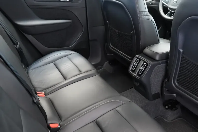 Volvo XC40 din 2021 cu 10.998 km - oferta VOL155298 - foto 15