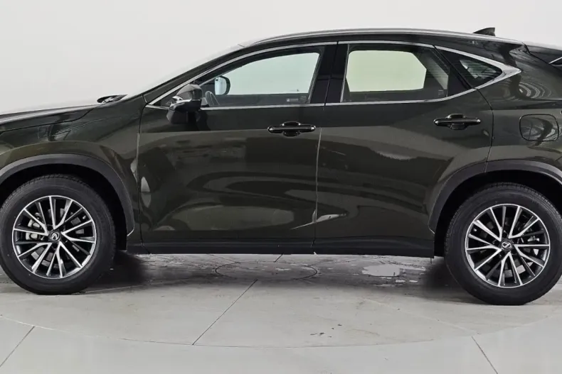 Lexus NX 350h din 2023 cu 29.900 km - oferta LEX155300 - foto 2