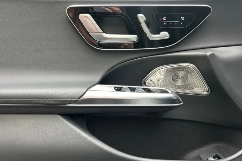 Mercedes-Benz E 450 din 2024 cu 15.144 km - oferta MER155321 - foto 5