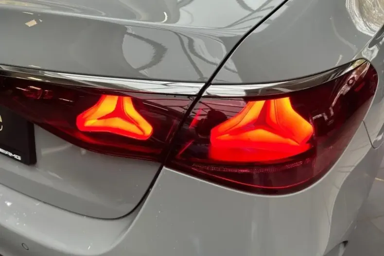 Mercedes-Benz E 450 din 2024 cu 15.144 km - oferta MER155321 - foto 10