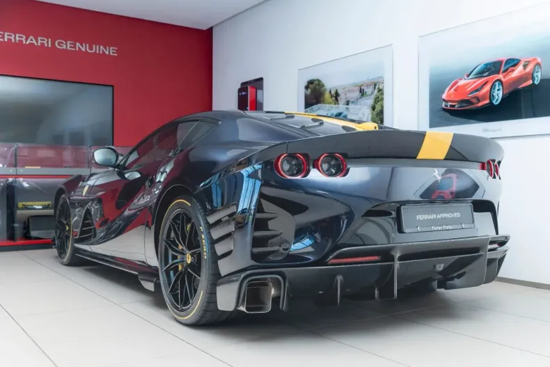 Ferrari 812 din 2022 cu 2.300 km - oferta FER155324 - foto 4