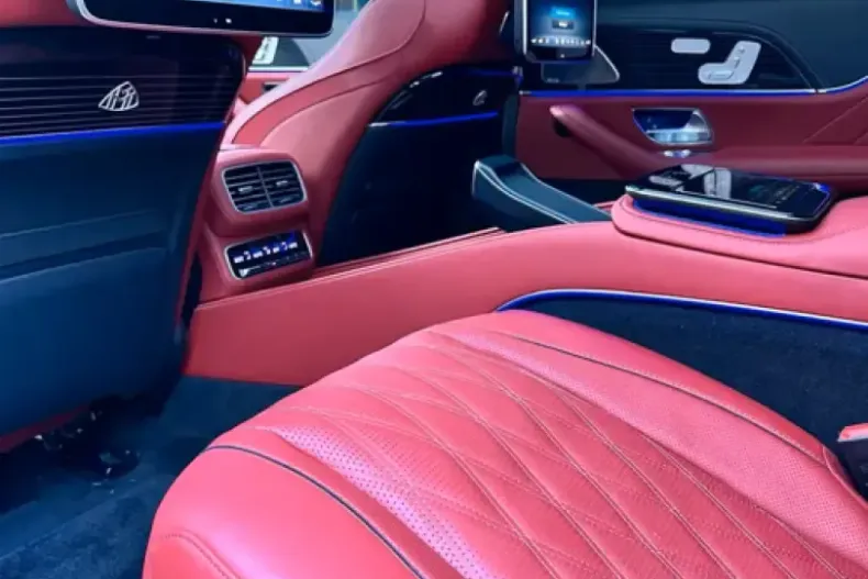 Mercedes-Benz GLS 600 din 2025 cu 4.000 km - oferta MER155325 - foto 5