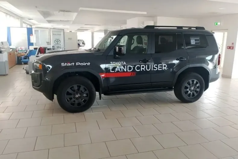 Toyota Land Cruiser din 2024 cu 6.000 km - oferta TOY155327 - foto 2