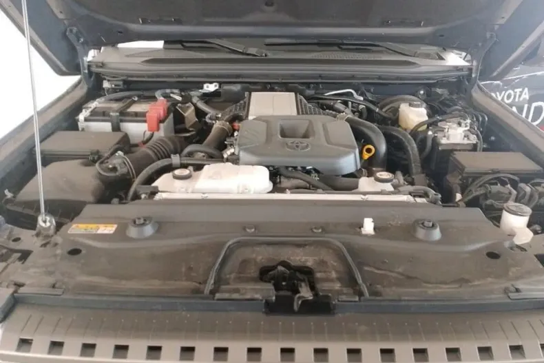 Toyota Land Cruiser din 2024 cu 6.000 km - oferta TOY155327 - foto 13