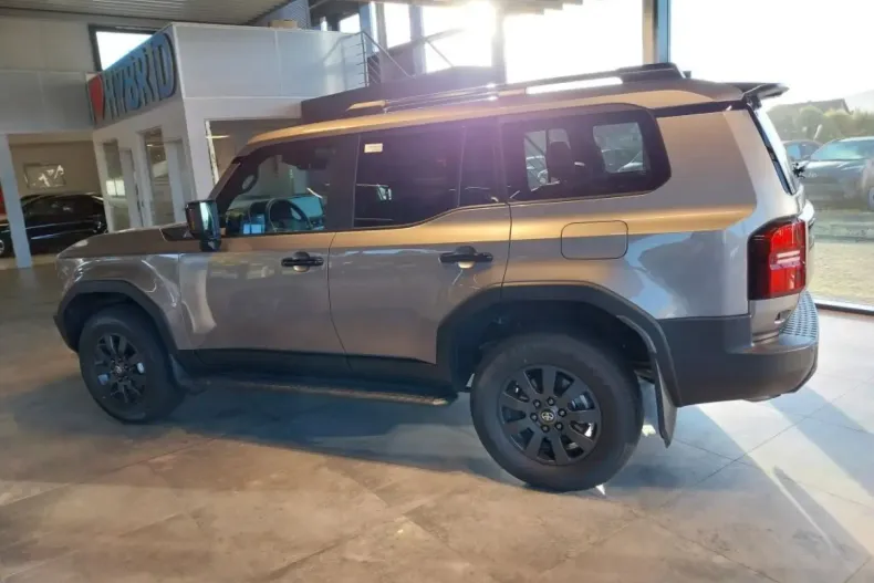 Toyota Land Cruiser din 2024 cu 1.012 km - oferta TOY155328 - foto 2