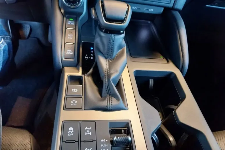 Toyota Land Cruiser din 2024 cu 1.012 km - oferta TOY155328 - foto 13