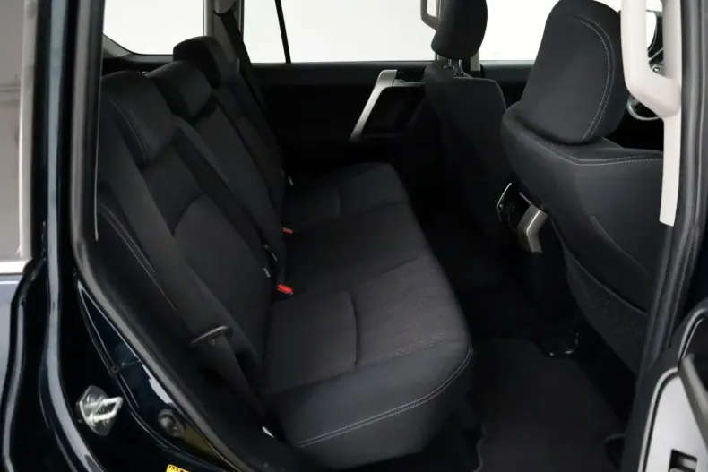 Toyota Land Cruiser din 2023 cu 47.140 km - oferta TOY155350 - foto 6