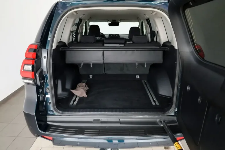 Toyota Land Cruiser din 2023 cu 47.140 km - oferta TOY155350 - foto 28