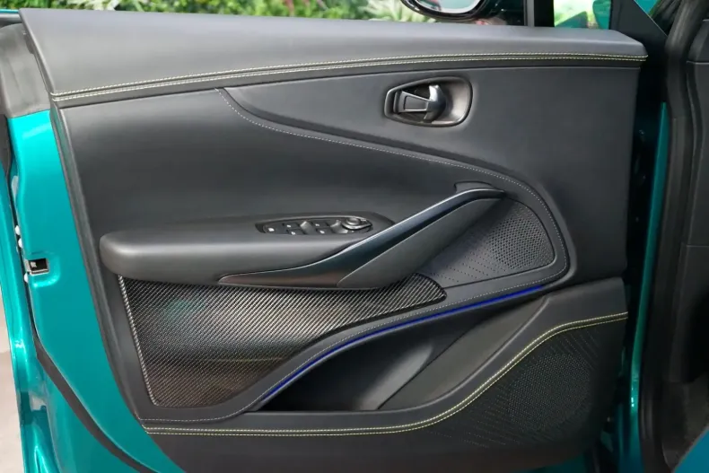 Aston Martin DBX din 2024 cu 6.330 km - oferta AST155390 - foto 8