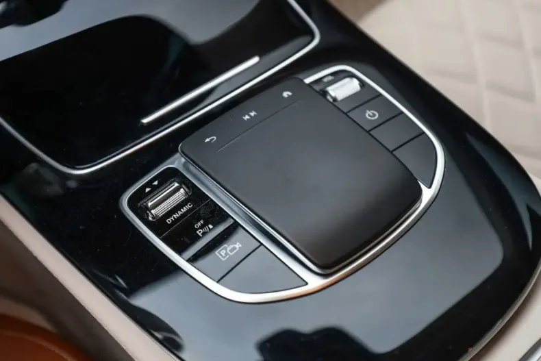 Mercedes-Benz E 300 din 2022 cu 31.755 km - oferta MER155398 - foto 19