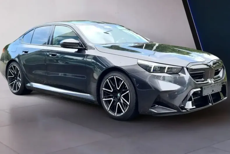 BMW M5 din 2025 cu 4.162 km - oferta BMW155413 - foto 1