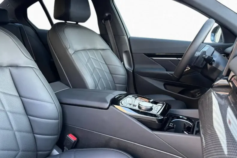 BMW 520 din 2025 cu 22.637 km - oferta BMW155435 - foto 4