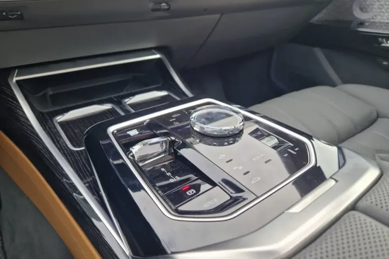 BMW 750 din 2024 cu 17.400 km - oferta BMW155448 - foto 15