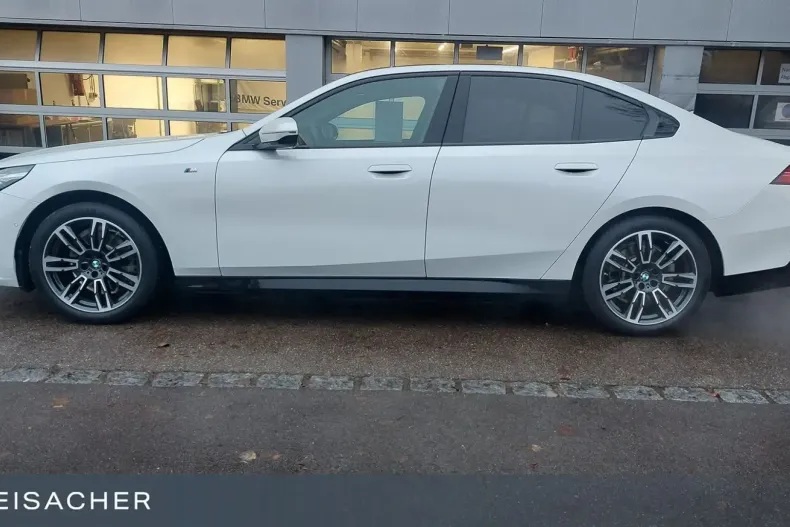 BMW 520 din 2024 cu 19.800 km - oferta BMW155454 - foto 9