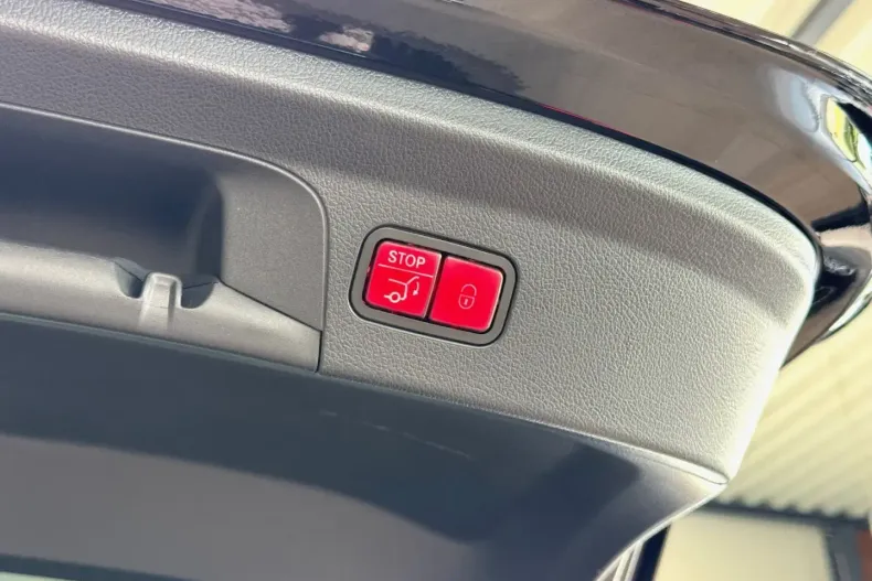 Mercedes-Benz GLE 450 din 2024 cu 3.200 km - oferta MER155476 - foto 17