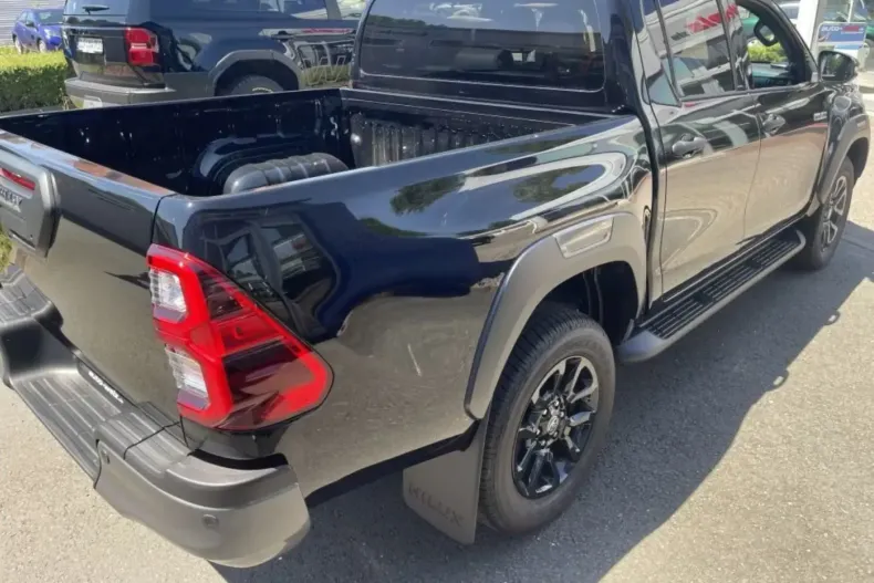 Toyota Hilux din 2025 cu 100 km - oferta TOY155483 - foto 3