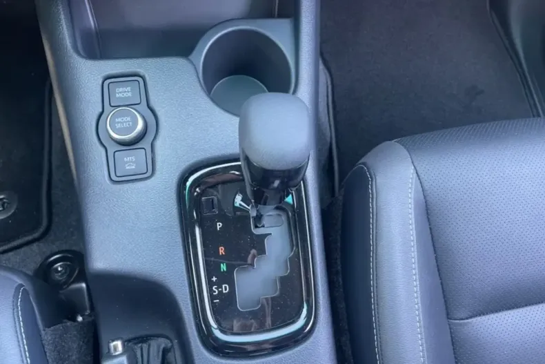 Toyota Hilux din 2025 cu 100 km - oferta TOY155483 - foto 8