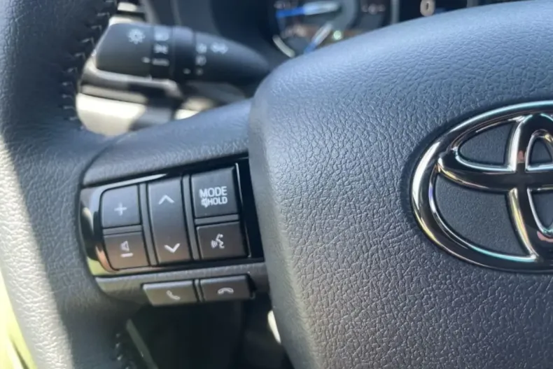 Toyota Hilux din 2025 cu 100 km - oferta TOY155483 - foto 11