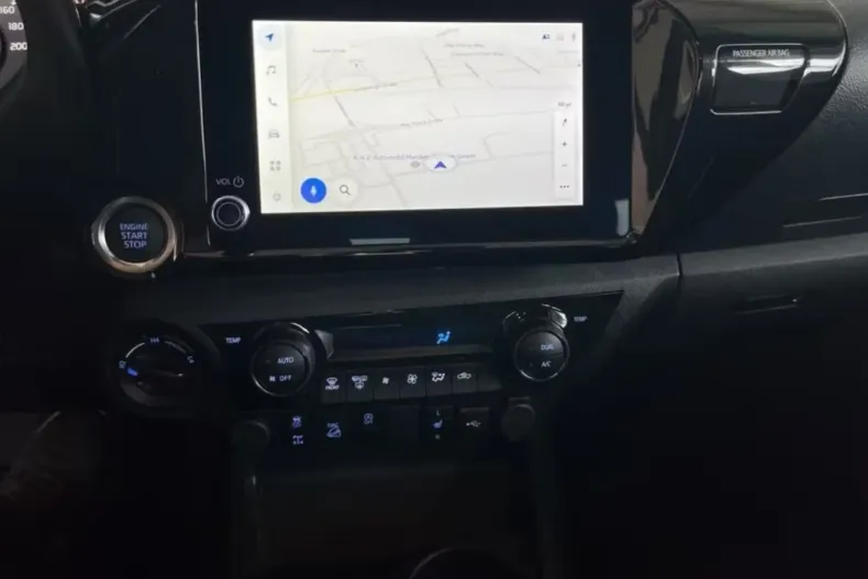 Toyota Hilux din 2025 cu 60 km - oferta TOY155490 - foto 8