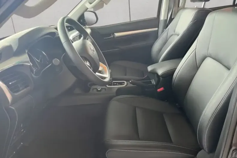 Toyota Hilux din 2025 cu 60 km - oferta TOY155490 - foto 12