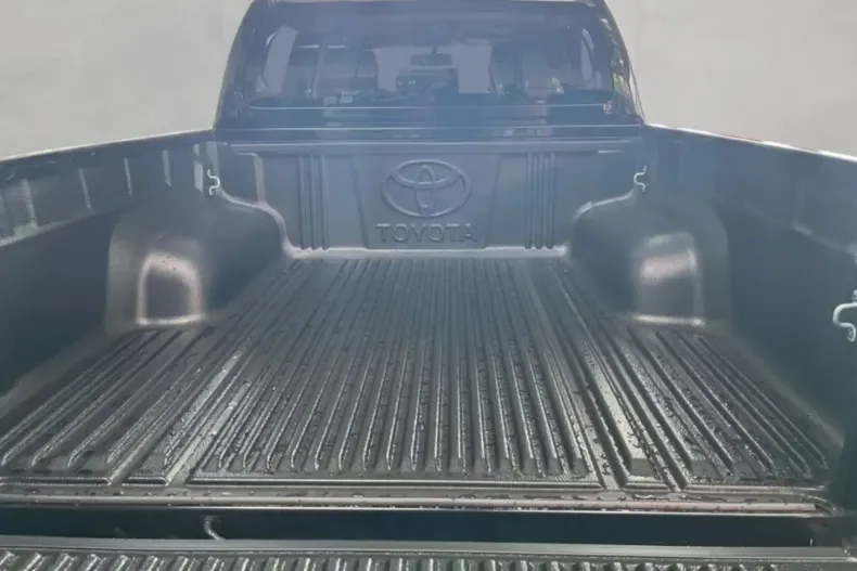 Toyota Hilux din 2025 cu 60 km - oferta TOY155490 - foto 13