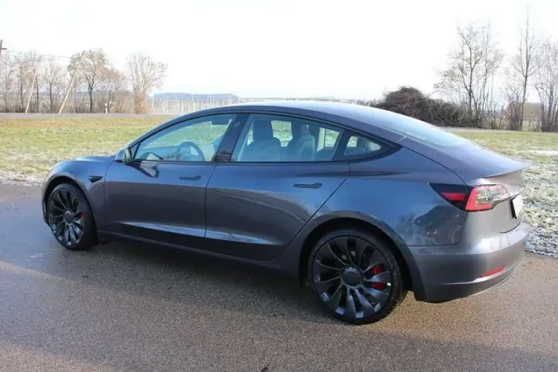 Tesla Model 3 din 2022 cu 44.974 km - oferta TES155504 - foto 3
