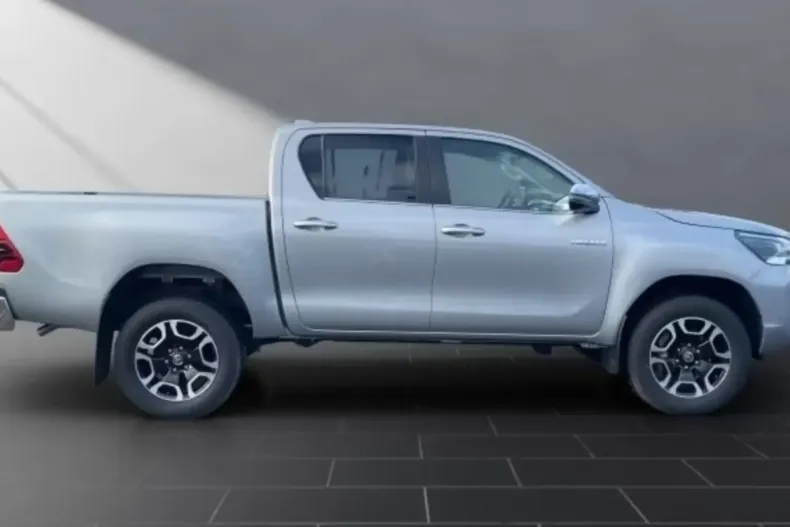 Toyota Hilux din 2025 cu 10 km - oferta TOY155520 - foto 2