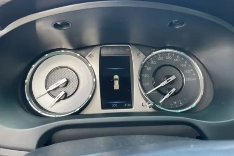 Toyota Hilux din 2025 cu 10 km - oferta TOY155520 - foto 11