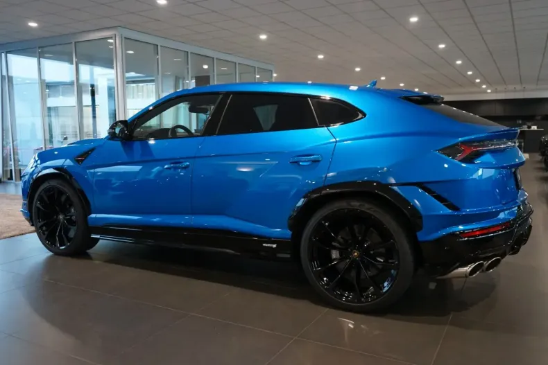 Lamborghini Urus din 2023 cu 6.950 km - oferta LAM155530 - foto 2