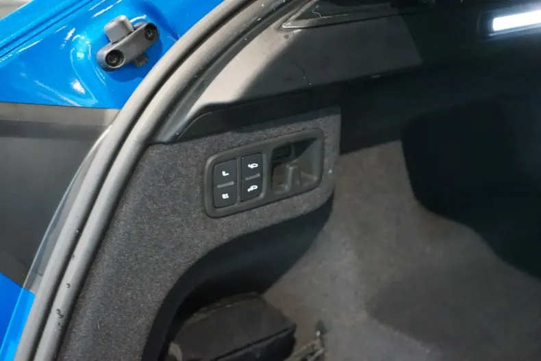 Lamborghini Urus din 2023 cu 6.950 km - oferta LAM155530 - foto 16