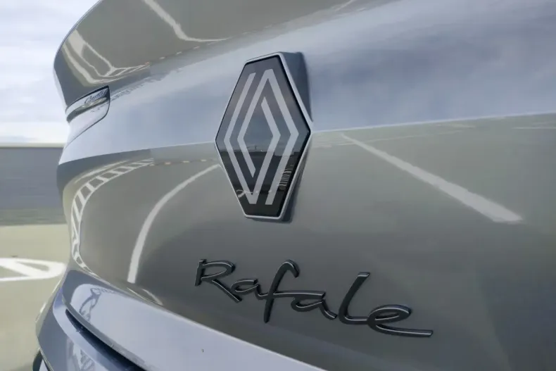 Renault Rafale din 2024 cu 2.050 km - oferta REN155534 - foto 6