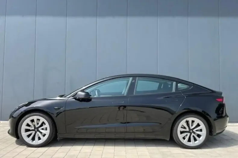 Tesla Model 3 din 2022 cu 25.900 km - oferta TES155557 - foto 1