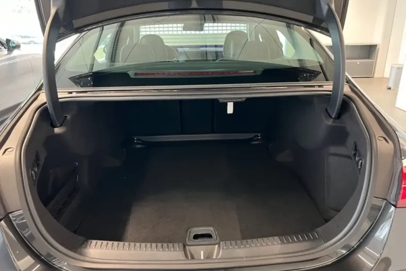 Mercedes-Benz E 220 din 2024 cu 20.000 km - oferta MER155559 - foto 14