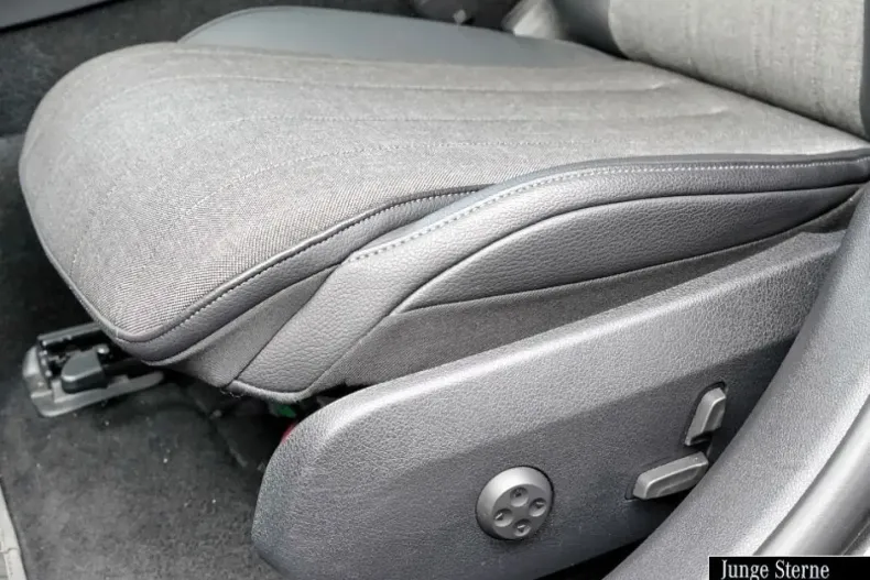 Mercedes-Benz E 220 din 2024 cu 18.839 km - oferta MER155561 - foto 11