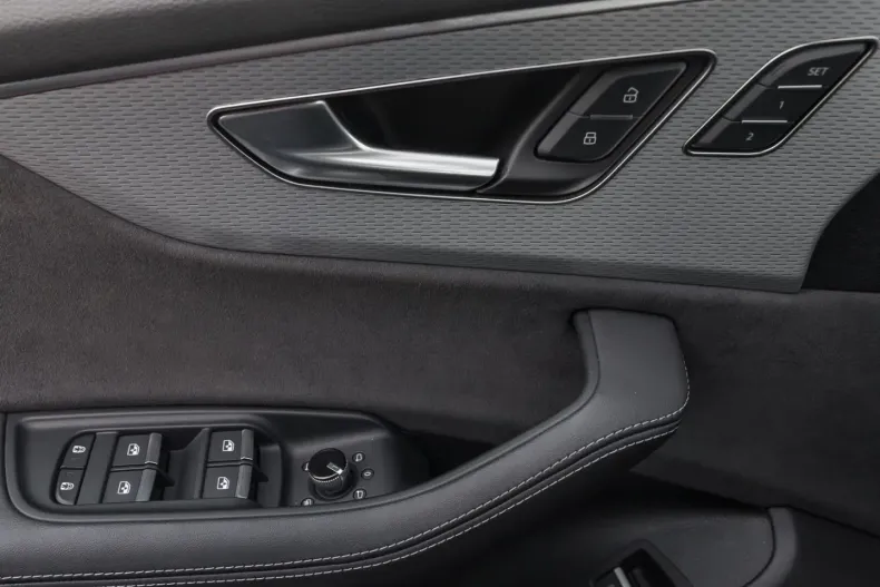 Audi Q8 din 2024 cu 26.076 km - oferta AUD155575 - foto 9