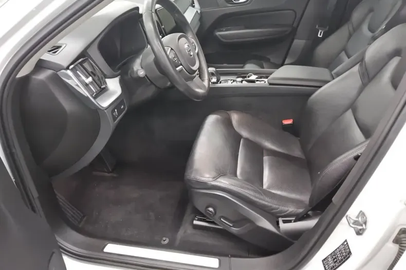 Volvo XC60 din 2021 cu 80.923 km - oferta VOL155589 - foto 8