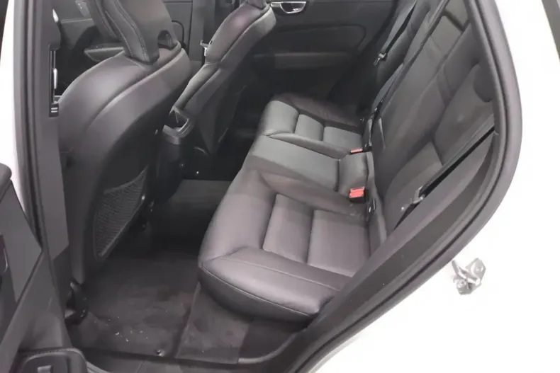 Volvo XC60 din 2021 cu 80.923 km - oferta VOL155589 - foto 12