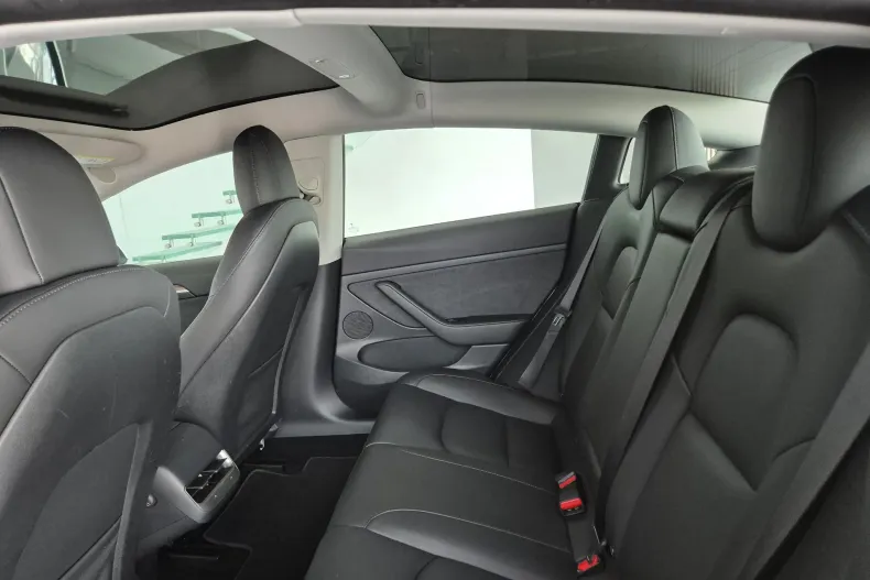 Tesla Model 3 din 2021 cu 65.000 km - oferta TES155959 - foto 11