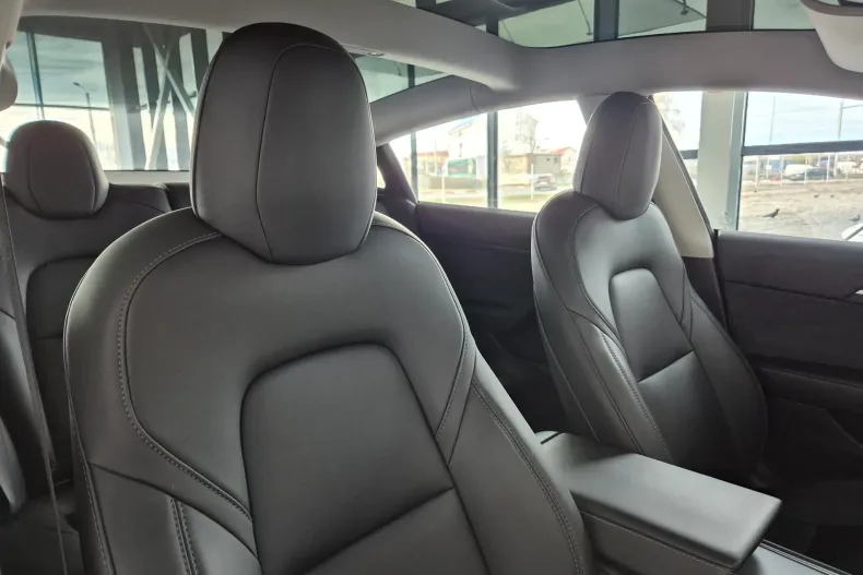 Tesla Model 3 din 2023 cu 59.900 km - oferta TES155960 - foto 16