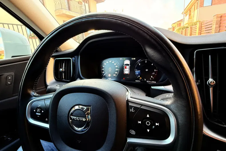 Volvo XC60 din 2020 cu 162.507 km - oferta VOL155987 - foto 17